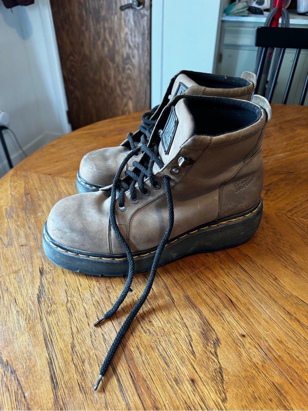 Dr. Martens Brown Leather Lace-Up Boots Unisex M8 / W10 MADE IN ENGLAND - Picture 3 of 6
